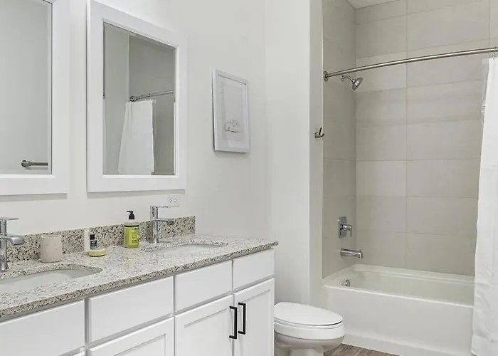 Apartment Landing - Modern With Amazing Amenities Lombard